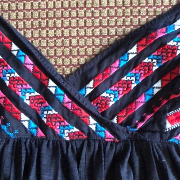 American Eagle Outfitters Top EUC - Picture 2 of 3